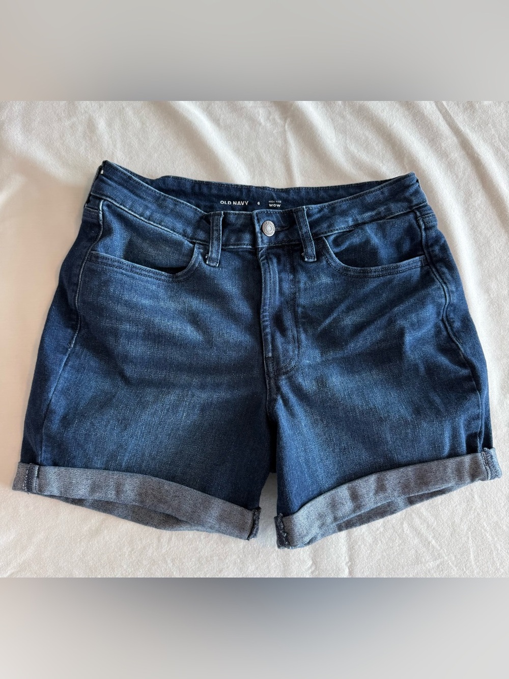 Old Navy High-Rise Wow Denim Jean Shorts Dark wash Cuffed Hem Size 6